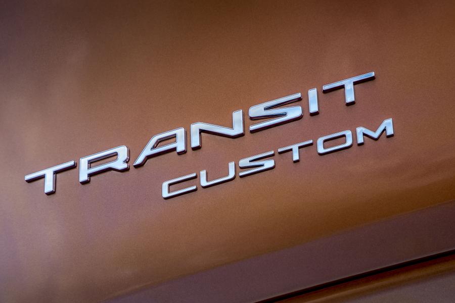 Логотип Ford Transit Custom PHEV 2018 года  (WW) (фото 18 из 21)